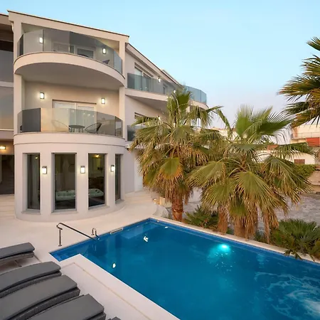 Villa Beachfront Sevid With Heated Pool And Jacuzzi Zaglavice