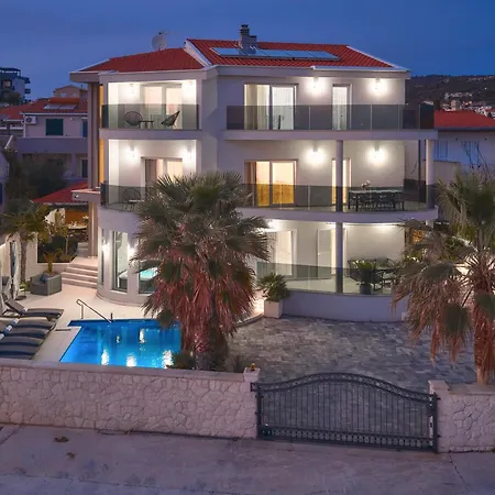 Beachfront Sevid With Heated Pool And Jacuzzi * Zaglavice