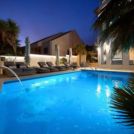 Willa Beachfront Sevid With Heated Pool And Jacuzzi Zaglavice
