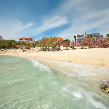 Willa Beachfront Sevid With Heated Pool And Jacuzzi