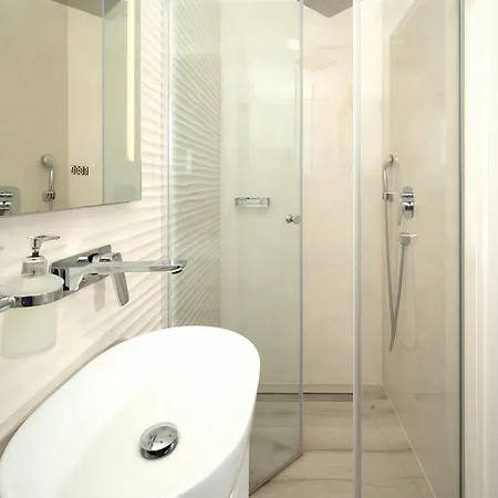 Beachfront Sevid With Heated Pool And Jacuzzi Willa