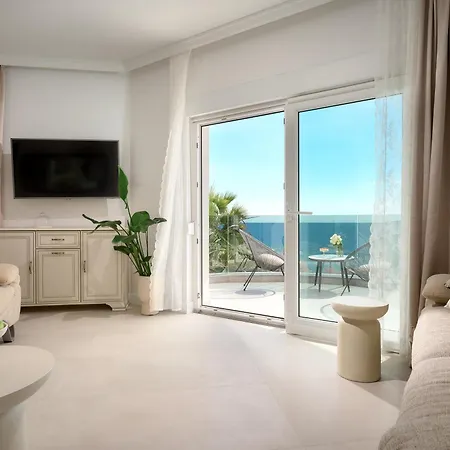 Willa Beachfront Sevid With Heated Pool And Jacuzzi Zaglavice