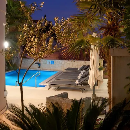 Willa Beachfront Sevid With Heated Pool And Jacuzzi