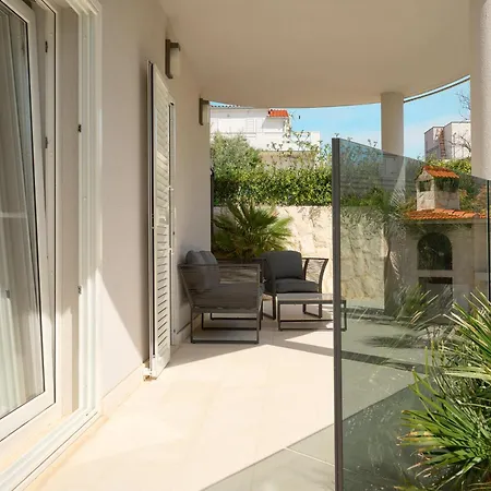 Beachfront Sevid With Heated Pool And Jacuzzi Villa *