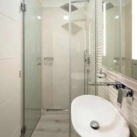 Beachfront Sevid With Heated Pool And Jacuzzi * Zaglavice