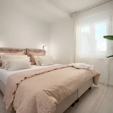 Beachfront Sevid With Heated Pool And Jacuzzi Villa *