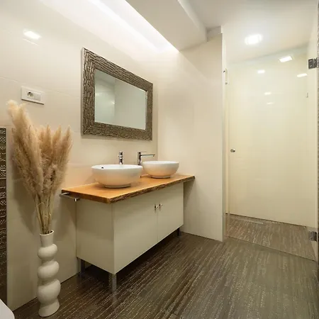 Willa Beachfront Sevid With Heated Pool And Jacuzzi