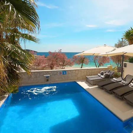 Willa Beachfront Sevid With Heated Pool And Jacuzzi Zaglavice