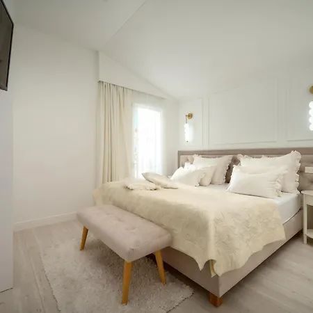 Beachfront Sevid With Heated Pool And Jacuzzi Villa Zaglavice