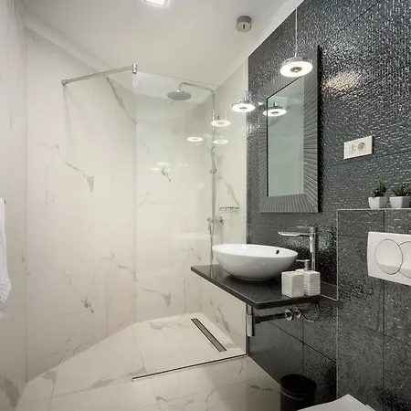 Willa Beachfront Sevid With Heated Pool And Jacuzzi *