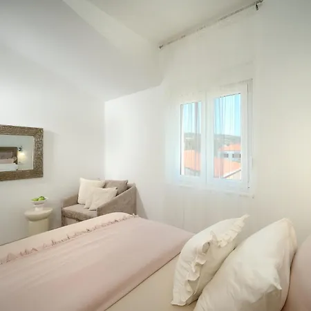 Willa Beachfront Sevid With Heated Pool And Jacuzzi