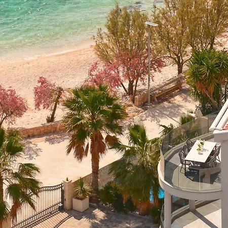 Willa Beachfront Sevid With Heated Pool And Jacuzzi *