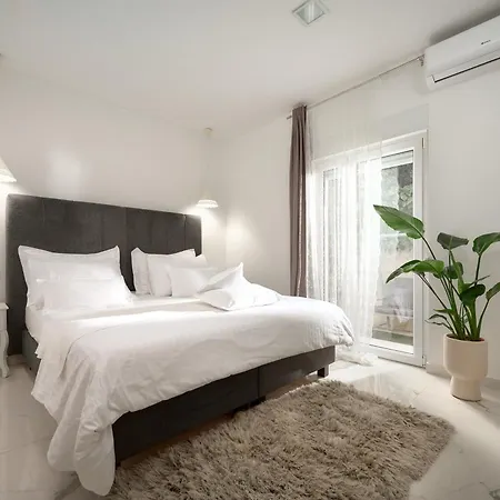 Villa Beachfront Sevid With Heated Pool And Jacuzzi Zaglavice