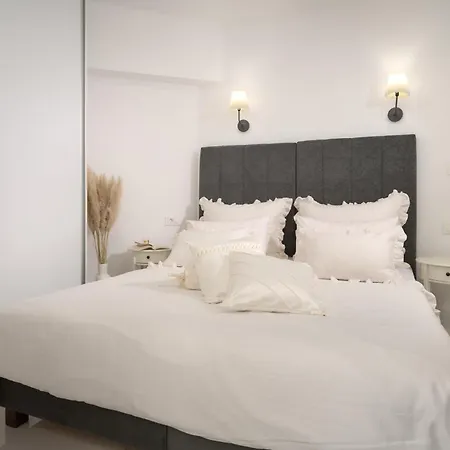 Beachfront Sevid With Heated Pool And Jacuzzi * Zaglavice