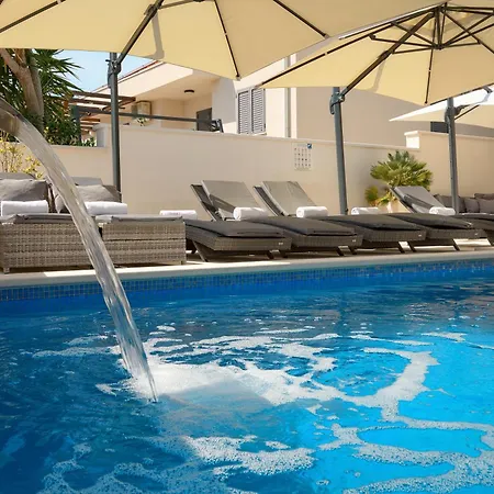 Willa Beachfront Sevid With Heated Pool And Jacuzzi *