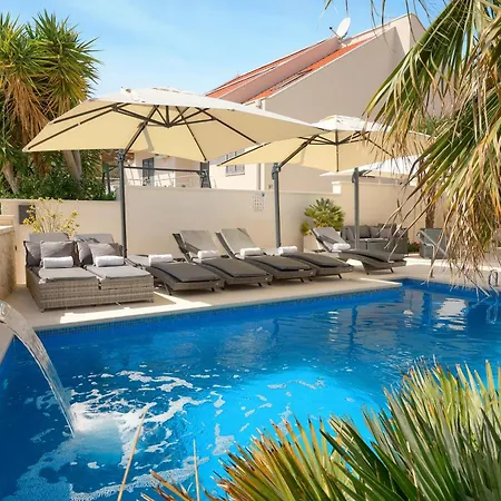 Beachfront Sevid With Heated Pool And Jacuzzi Zaglavice
